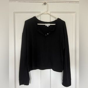 Large GAP black long sleeve cropped shirt